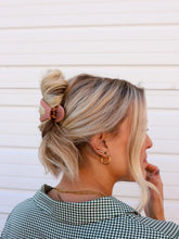 Load image into Gallery viewer, Lay Down Claw (9 color options)