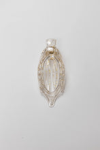 Load image into Gallery viewer, Lay Down Claw (9 color options)