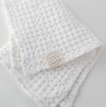 Load image into Gallery viewer, Honeycomb Hand Towel (3 colors)