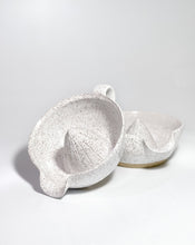 Load image into Gallery viewer, Handmade Ceramic Juicer